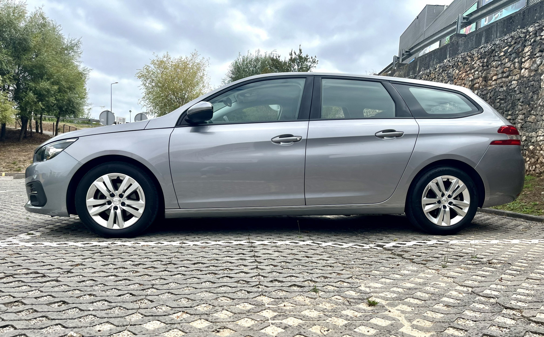 Peugeot 308 SW 1.5 BLUEHDI BUSINESS LINE