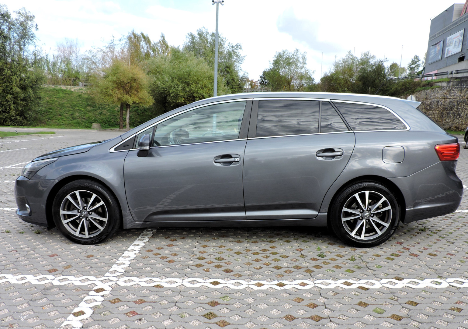 Toyota Avensis SW 2.0 D-4D Exclusive