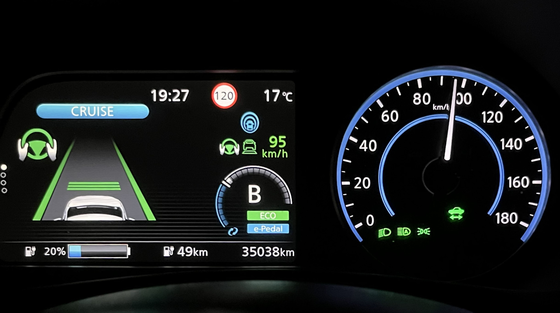 Nissan Leaf N-Connecta Full Led