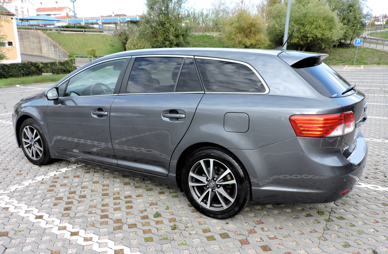 Toyota Avensis SW 2.0 D-4D Exclusive