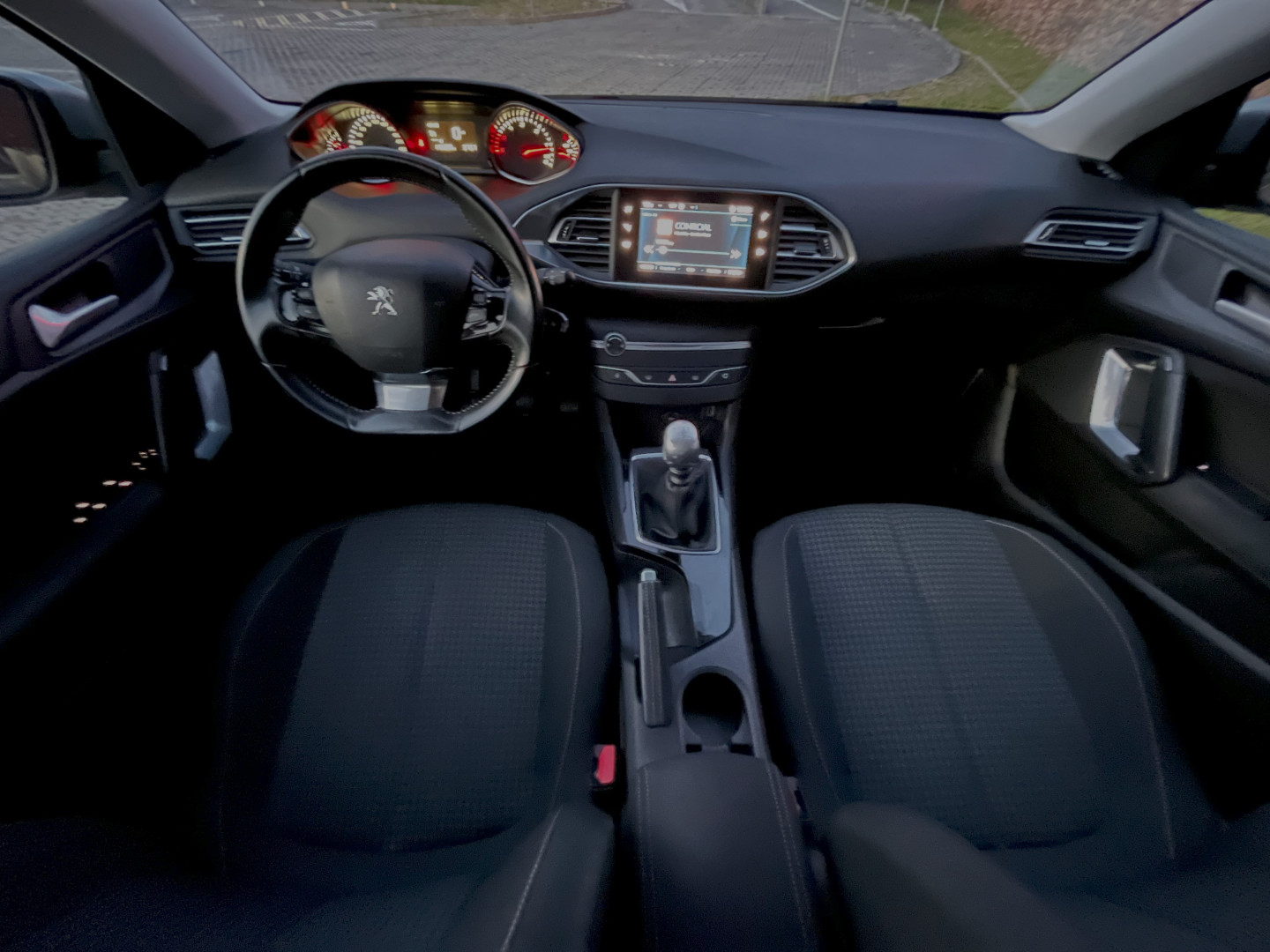 Peugeot 308 SW 1.5 BLUEHDI BUSINESS LINE